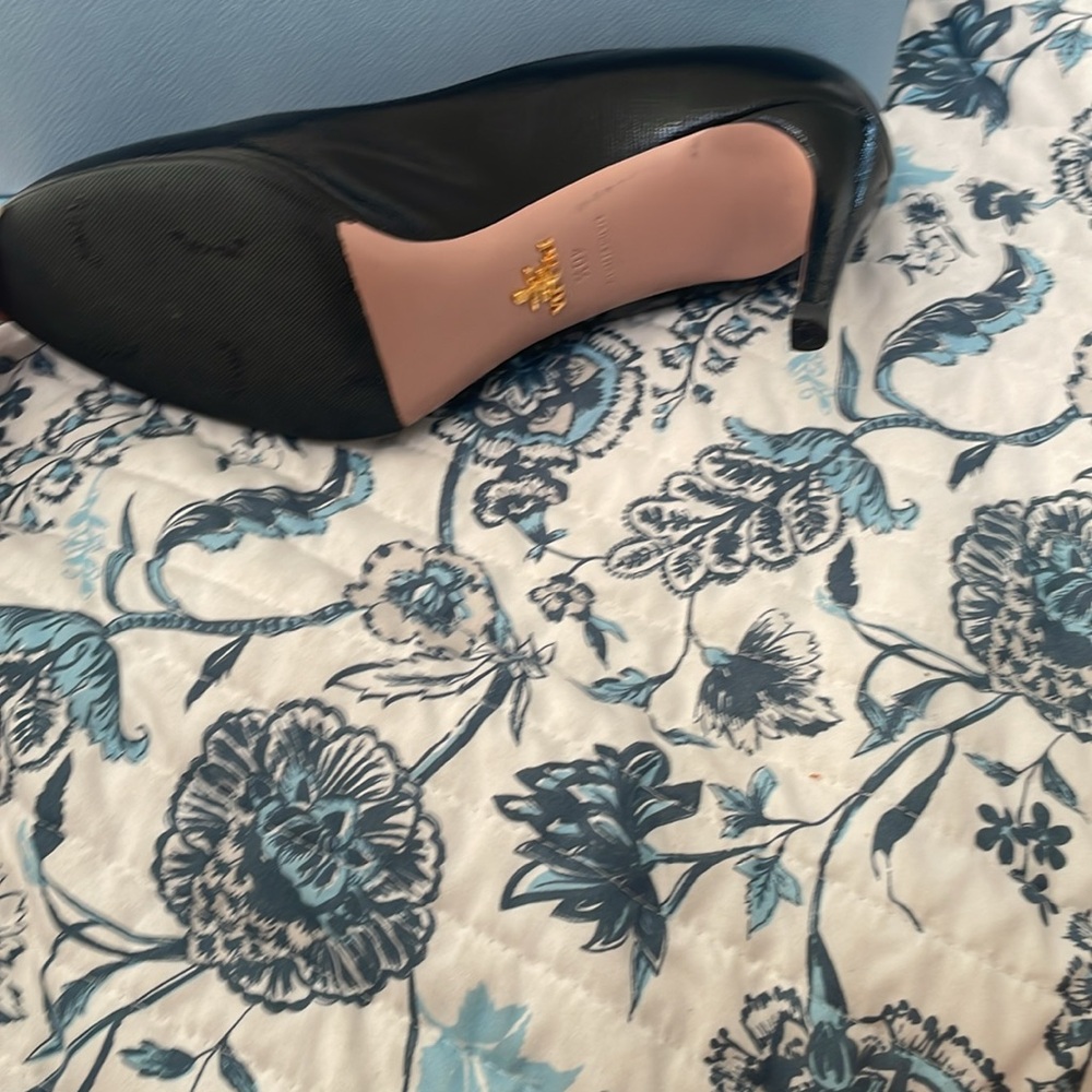 Prada Black Leather Almond-Toe High Heels - Picture 6 of 7